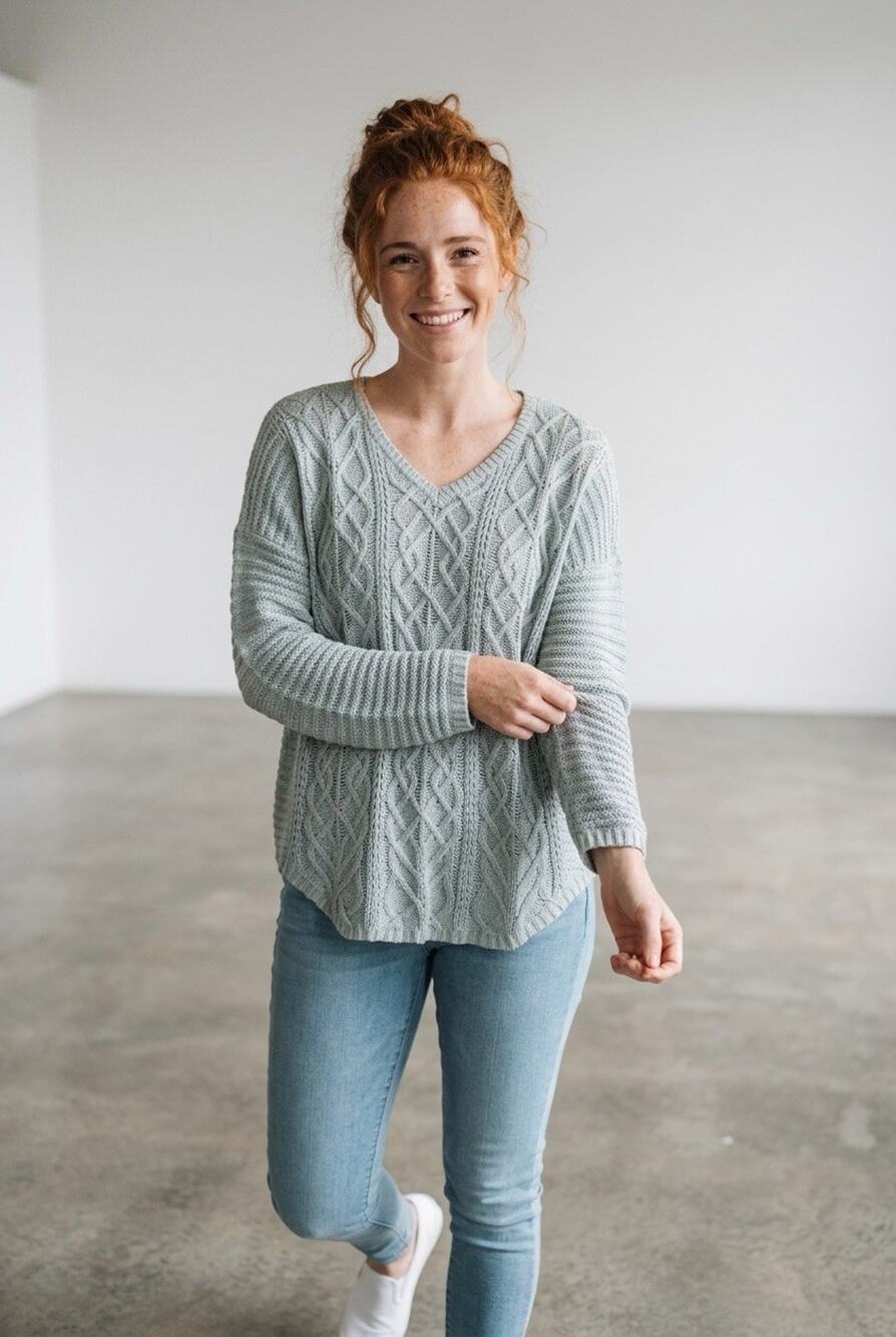 Sonoma Women's Cable Knit V-Neck Light Green Sweater Size L Curve Hem Line Light